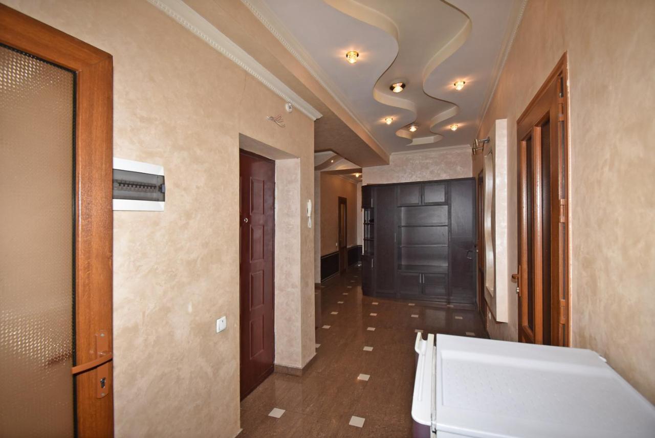 Armenak Apartment 5-Комнатная يريفان المظهر الخارجي الصورة