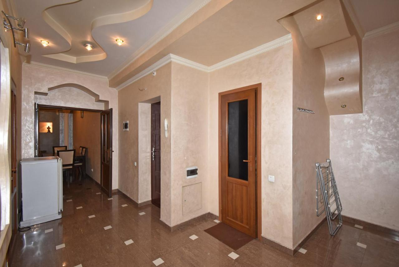 Armenak Apartment 5-Комнатная يريفان المظهر الخارجي الصورة