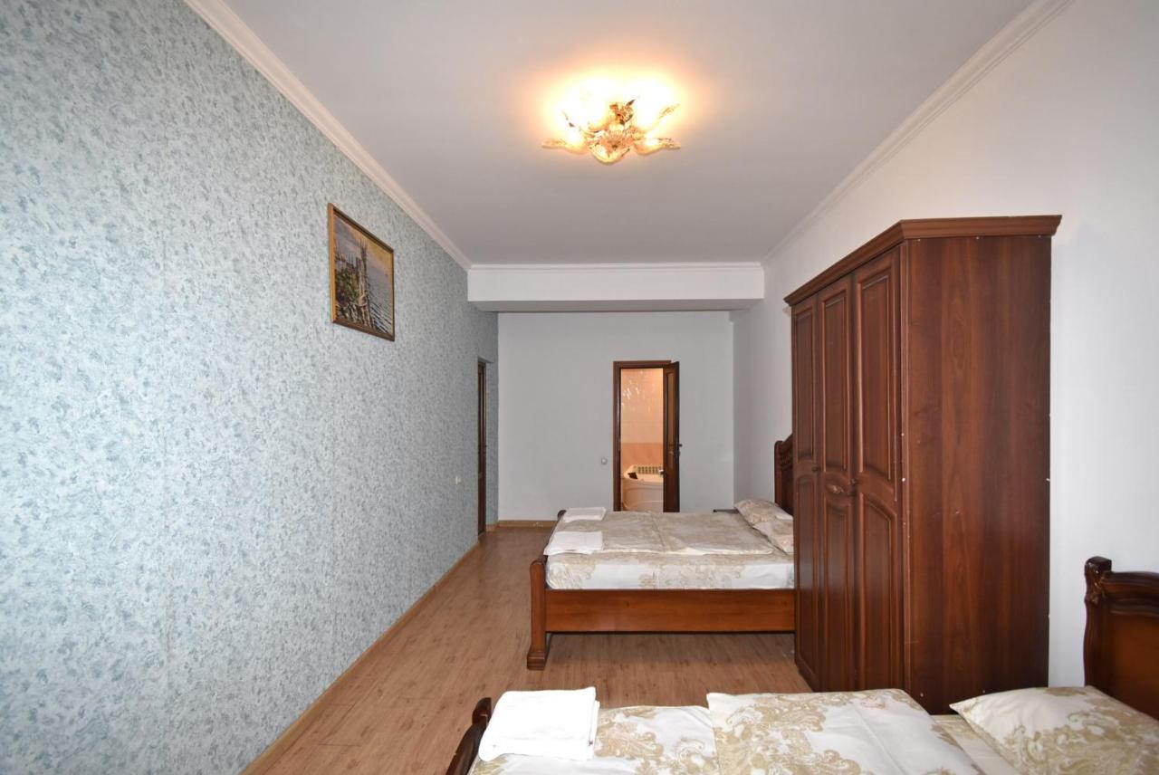 Armenak Apartment 5-Комнатная يريفان المظهر الخارجي الصورة