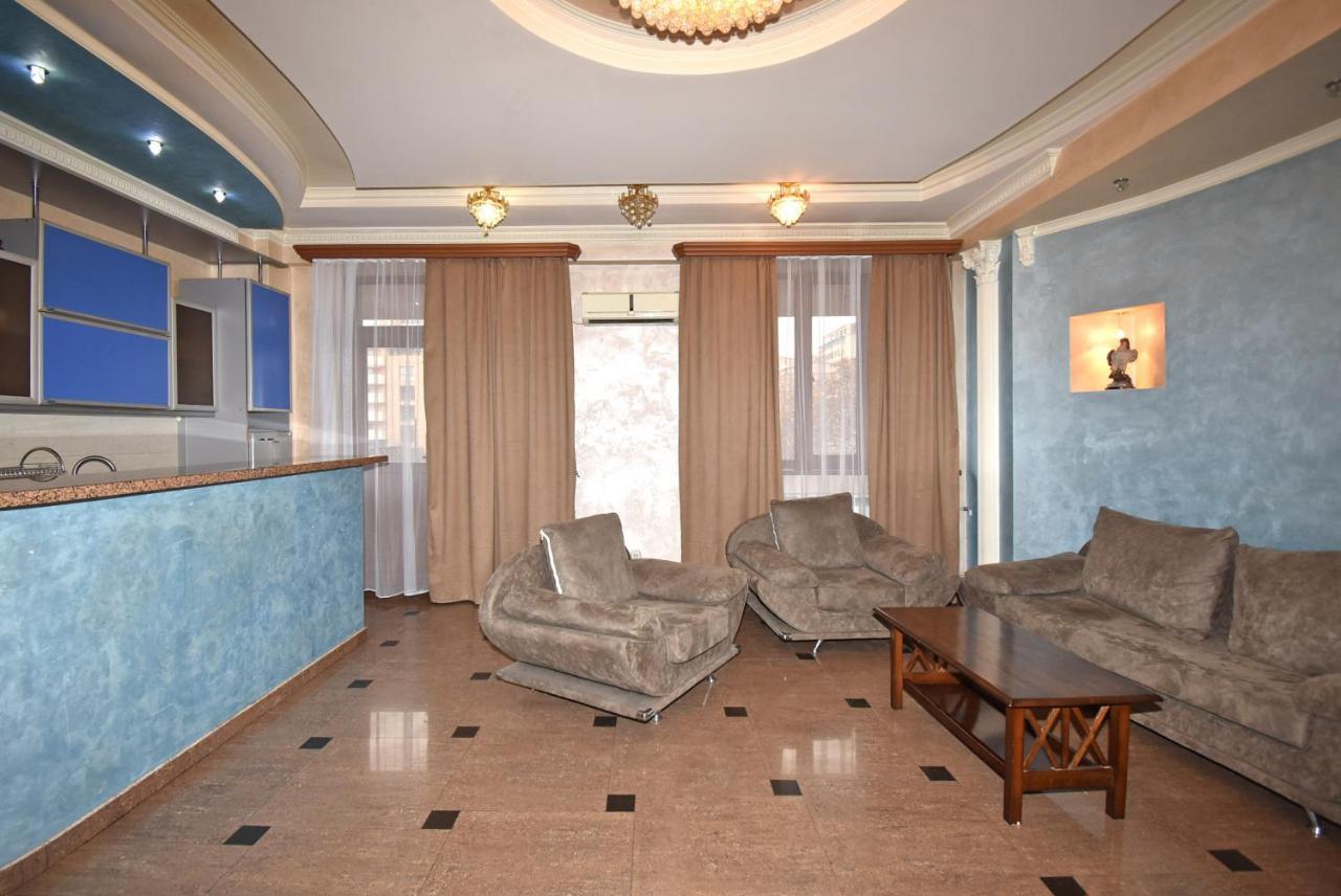 Armenak Apartment 5-Комнатная يريفان المظهر الخارجي الصورة